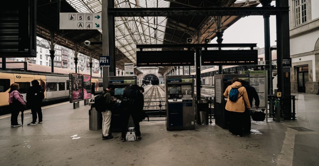 מנוי רכבת ישראל מול כרטיס בודד: מה באמת משתלם