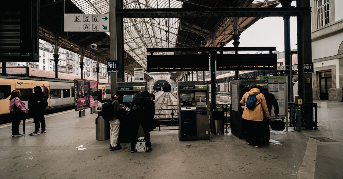 מנוי רכבת ישראל מול כרטיס בודד: מה באמת משתלם
