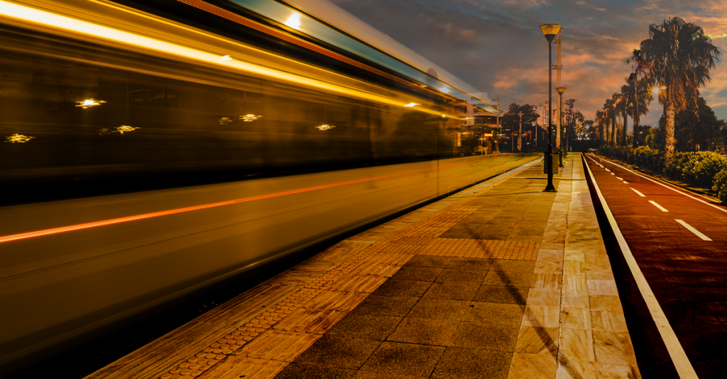 הרכבת הקלה בתל אביב: קווים, תחנות ומחירי נסיעה 2026